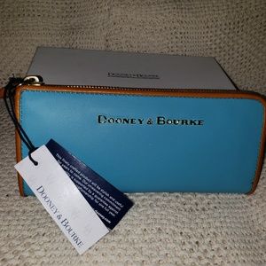Dooney and Bourke wallet